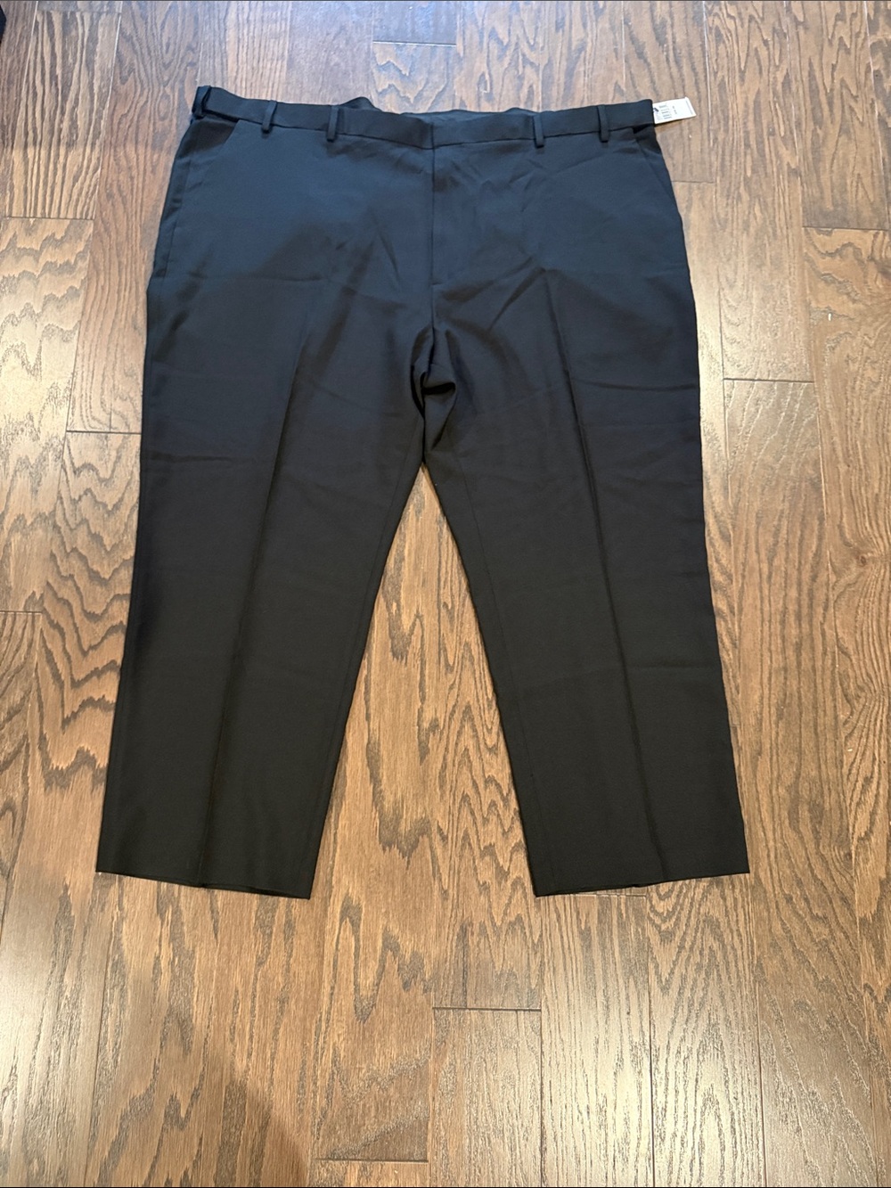 Van Heusen Men's Black Flat-Front Dress pants